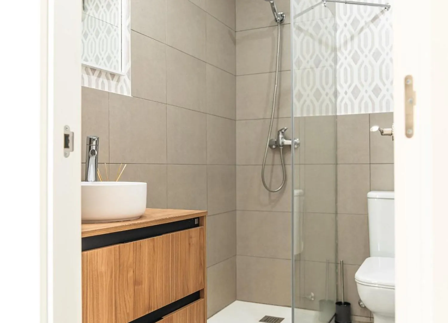 Alise Apartments Tetuan, By Homing U Σεβίλλη